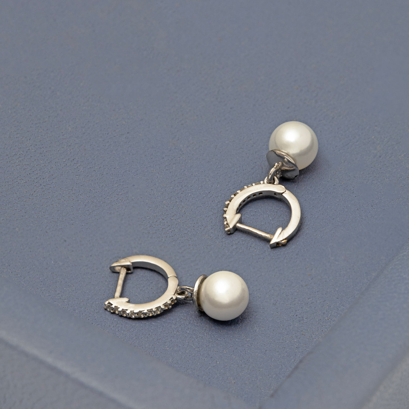 Hanging Pearl Earrings